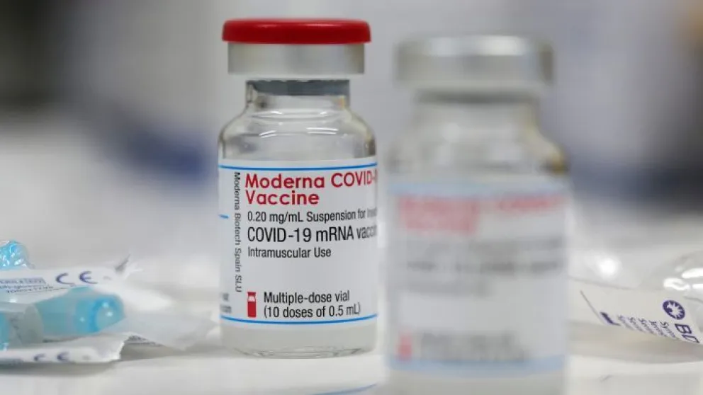 Argentina incluyó a la vacuna Moderna en el estudio de combinación de dosis