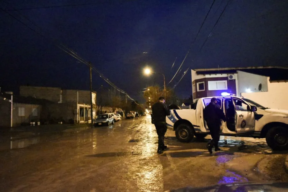Maniataron a una mujer en una entradera violenta