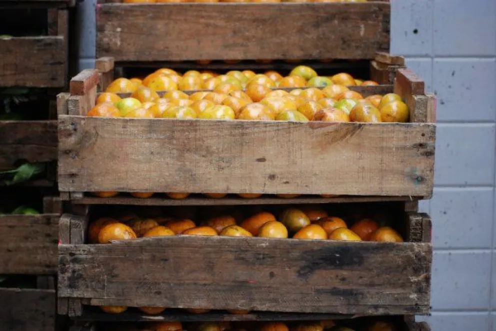 Un empresario fue atacado por narcos y le robaron ¡dos cajones de naranjas!