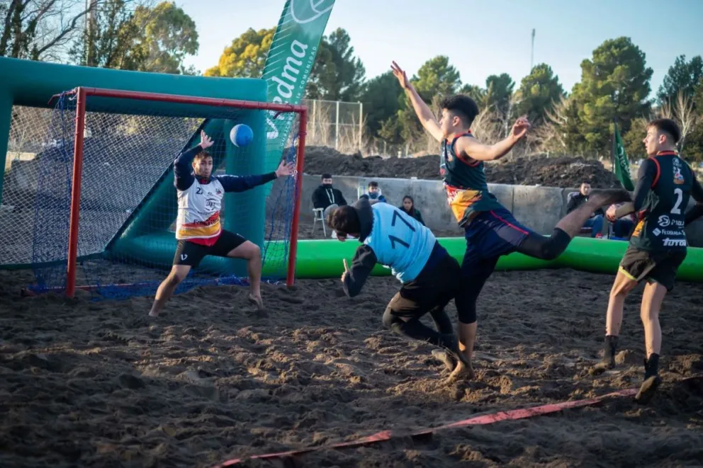 Se reanuda el indoor y empieza la liga de beach