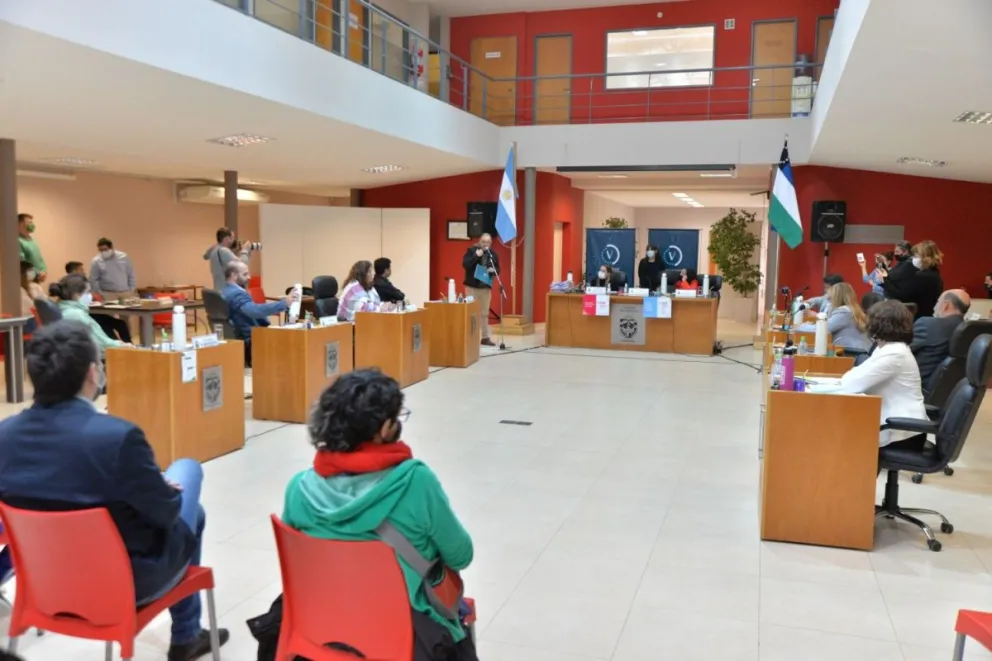 Carteles y contraseñas: El correctivo para frenar la violencia machista