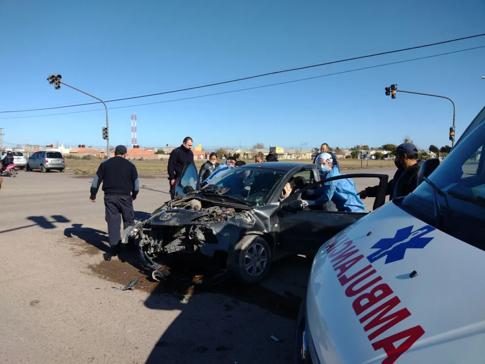 Crónica de un choque anunciado: cuatro heridos tras una colisión en Ruta 1 y Cagliero
