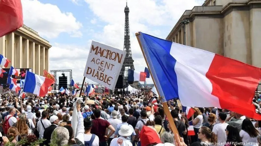 Francia: masivas protestas contra la vacunación obligatoria