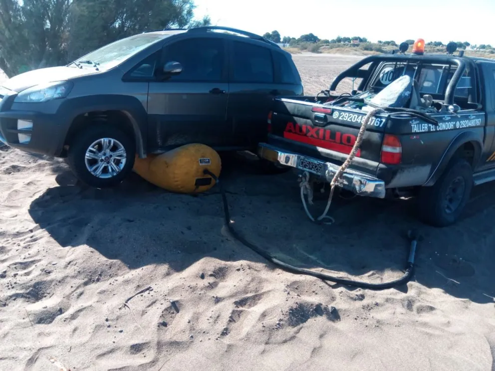 El día a día de Daniel Teramo, y sus 300 rescates de autos en la playa