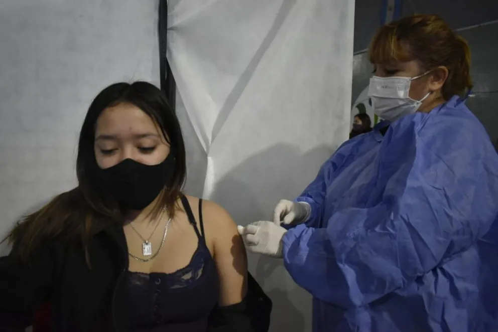 Habrá un sobrante de 1200 vacunas para menores de 12 a 17