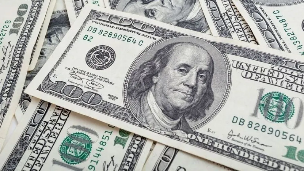 El dólar blue sigue firme arriba de $180, y la brecha no baja del 85%