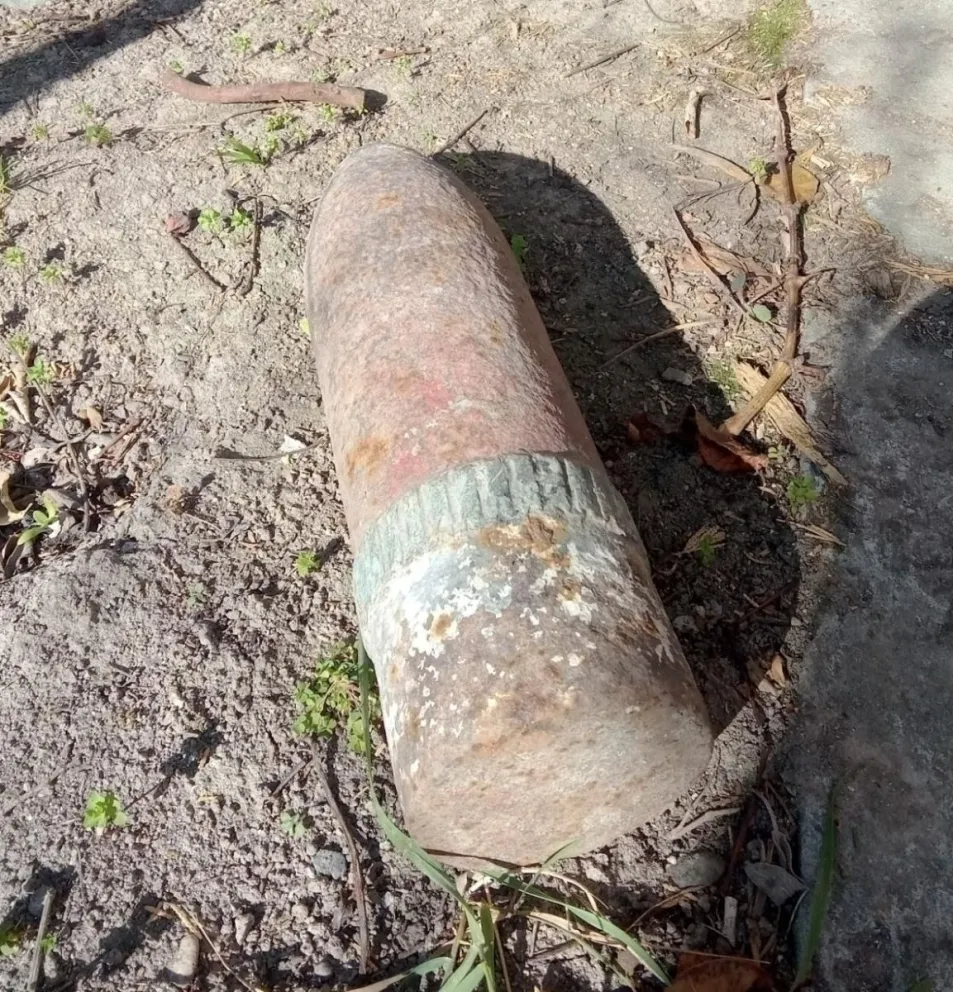 Encontraron una bomba en el patio de una casa y hubo un gran operativo policial