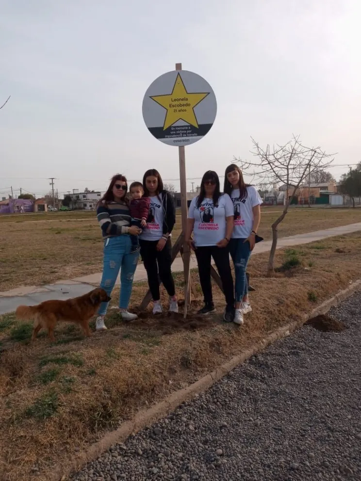 Colocaron una "Estrella Amarilla" en memoria de Leonela Escobedo
