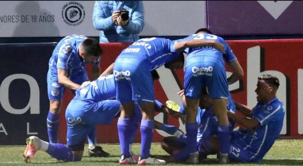 Liga Profesional: Gallardo guardó a los titulares y lo pagó caro en Mendoza