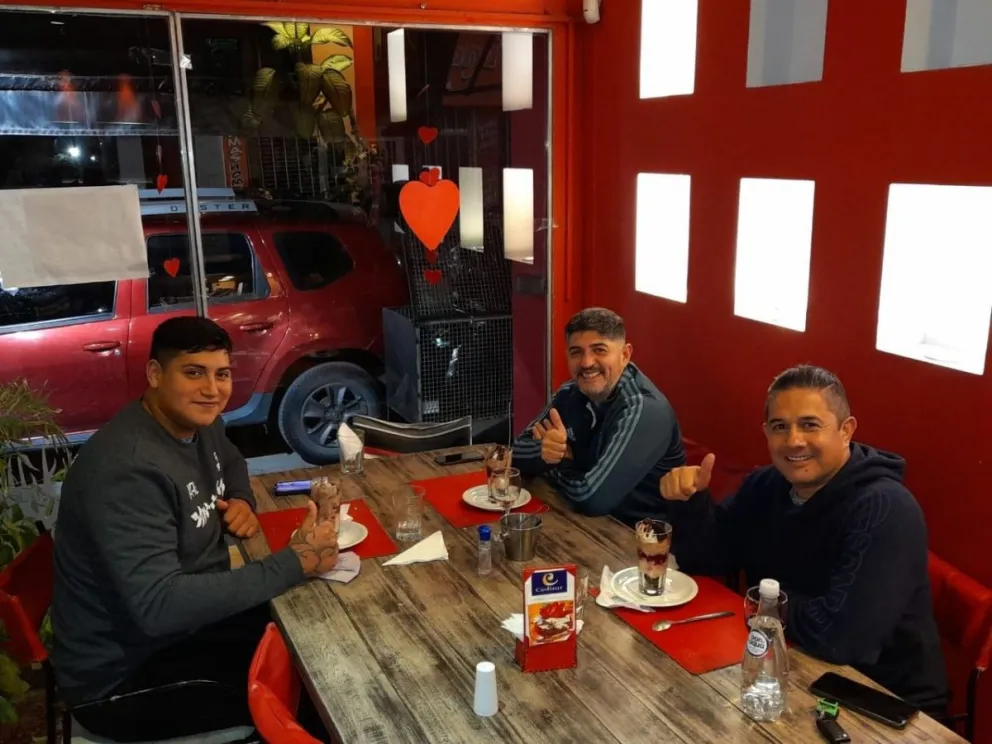 Antes de partir a Tokio, Hernán Urra visitó la capital y fue agasajado