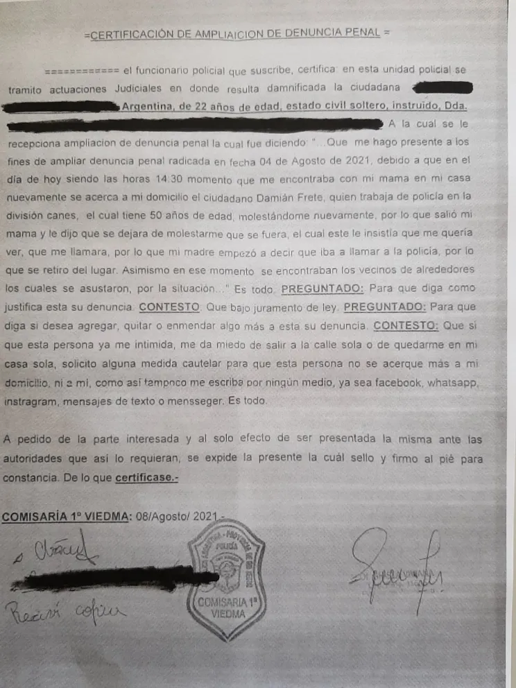 La tatuadora denunció que el policía de Canes volvió a acosarla en su casa