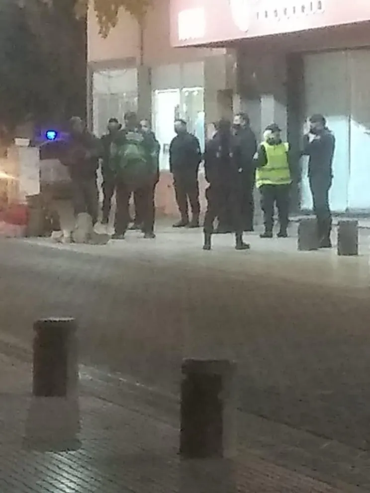 Indignación de un vecino por un megaoperativo por un vendedor ambulante
