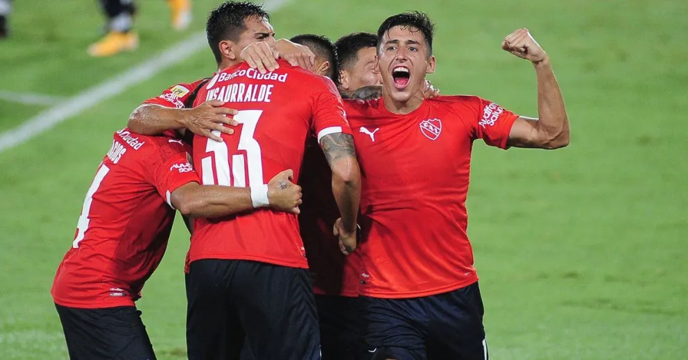 Agenda deportiva: el Rojo expone el liderazgo en el Gigante de Arroyito