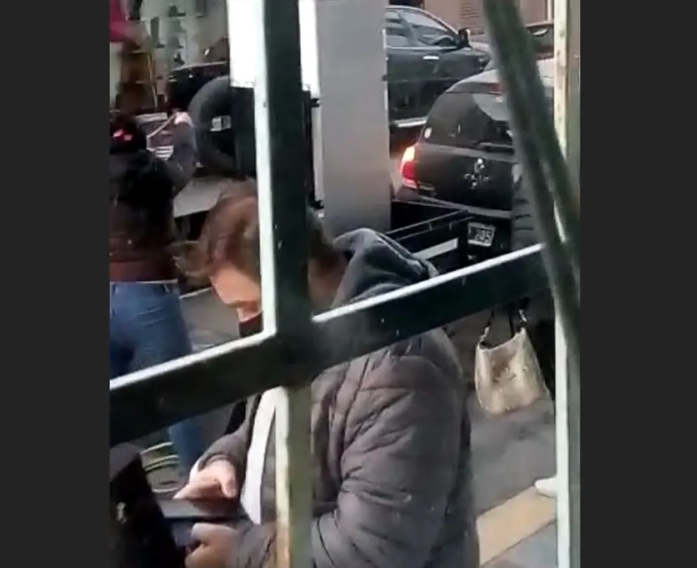 De remate: viralizaron la filmación de la venta de una heladera por parte de Galiano