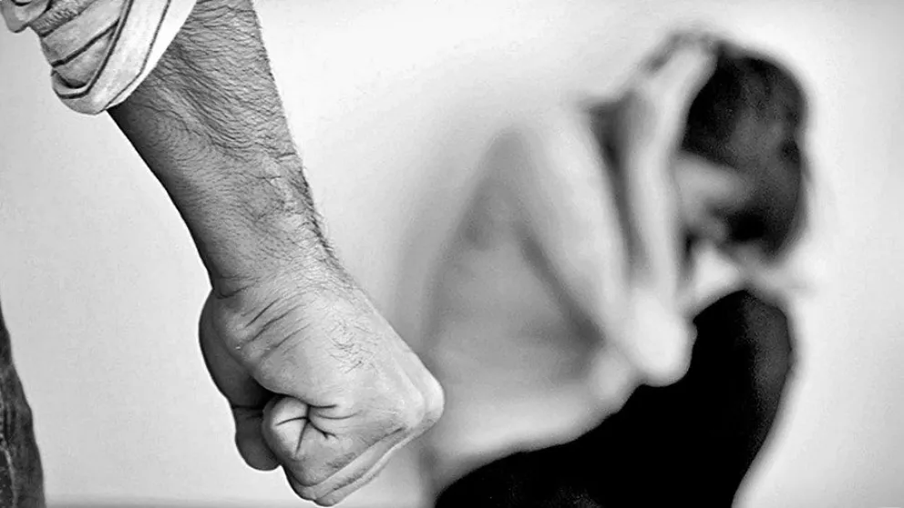 Una pareja se fue de Rawson a San Antonio: la mujer ahora vive un infierno