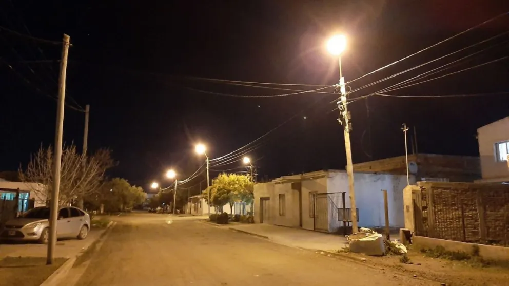 Dos hermanos estaban por robar,  llegó la policía y los detuvo