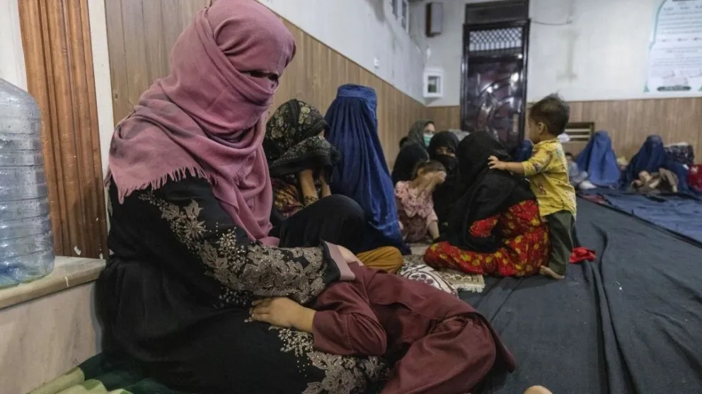Mujeres bajo el horror en Afganistán: 29 prohibiciones que les imponen los talibanes
