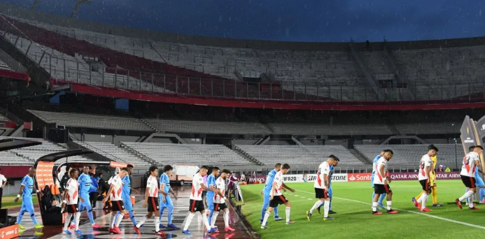 Desde Nación proyectan el retorno del público a los estadios de fútbol argentino