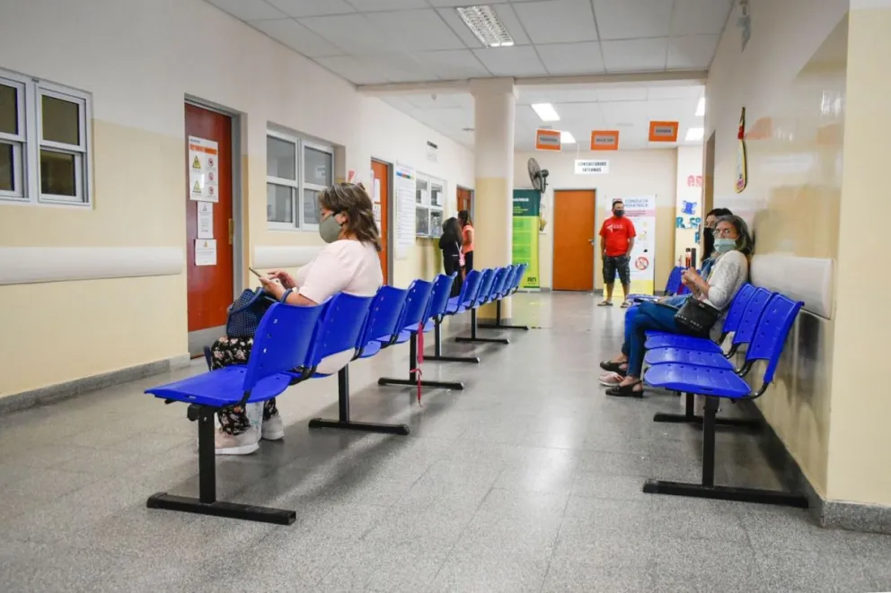 En Viedma apenas son 45 las personas que le hacen frente al virus