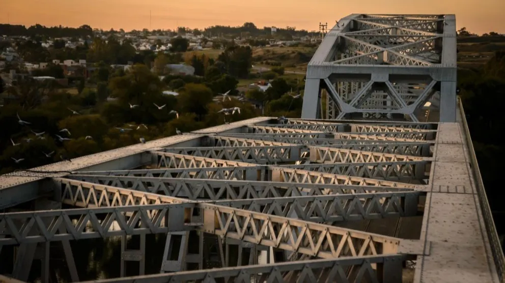 El puente ferrocarrretero quedará abierto sin restricciones horarias