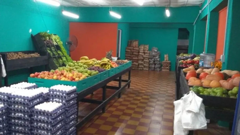 Hicieron un hueco en la pared, rompieron la alarma y se metieron