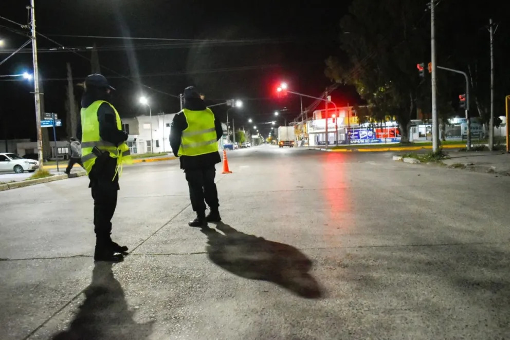 Asaltaron y golpearon a una pareja de ancianos en el barrio Las Flores