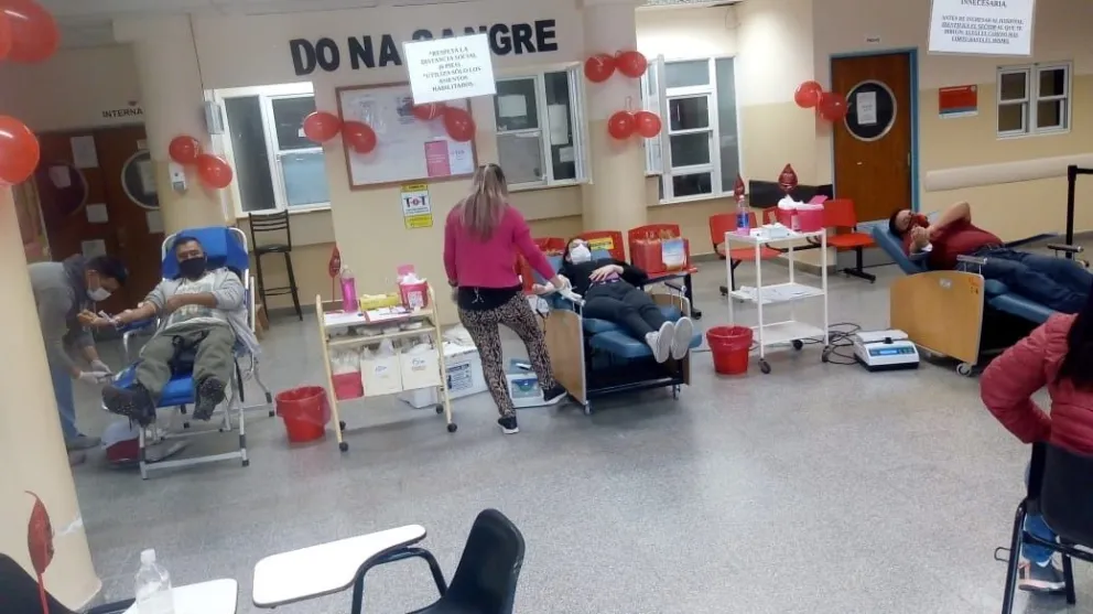 Más de 20 almas solidarias hicieron frente al clima para donar sangre