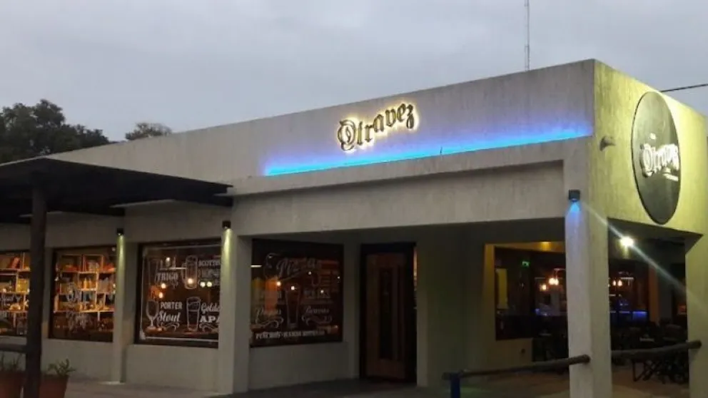 La trifulca del restaurante siguió luego en la comisaría 1°