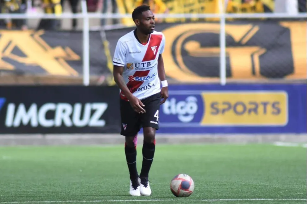 El técnico de Bolivia convocó a un camerunés para jugar contra Argentina