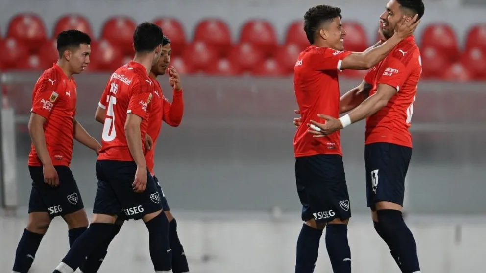 Goleada del Diablo: Independiente le ganó a Colón y es puntero
