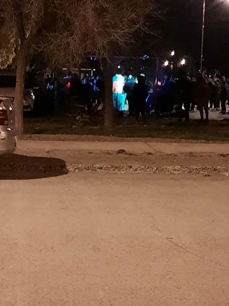 Armaron una fiesta con alcohol en plena plaza, disfrazada como "Día del Niño"