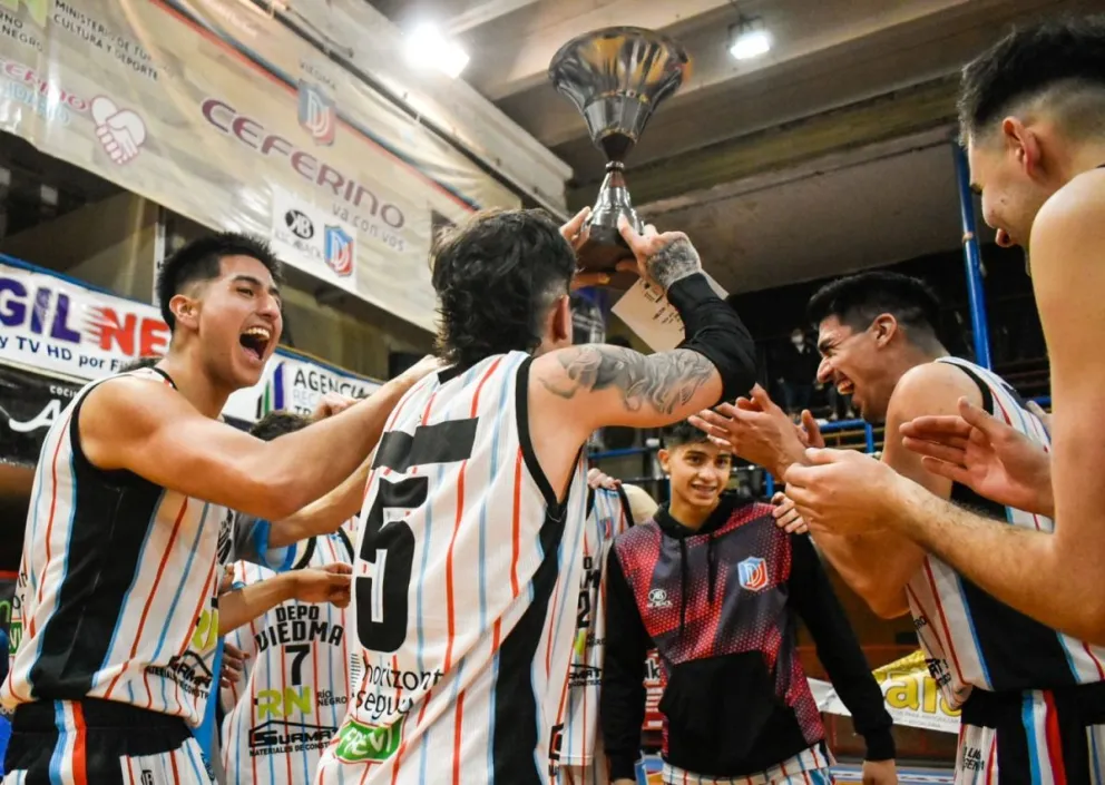 Depo Viedma tuvo su primera vez: gritó campeón en el torneo del Valle Inferior