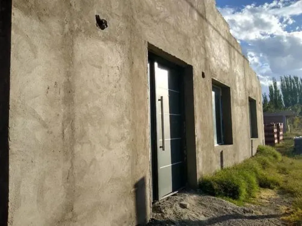 Todavía no inauguró la casa y ya se la desvalijaron