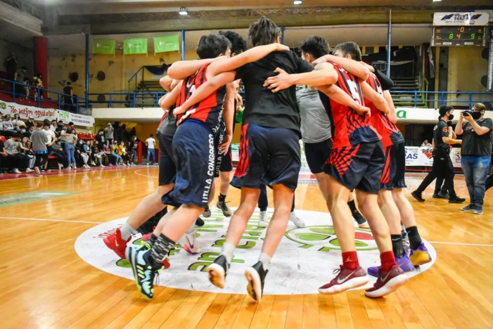 Compromiso al cien por ciento: la clave que llevó al U18 de Villa al título