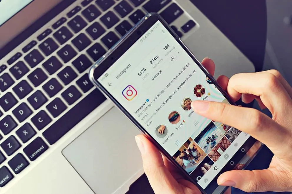 Lo llama "ojo de loca": descubrió por Instagram que su pareja tenía otra novia