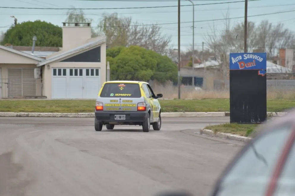 Viedmenses al volante: se calcula una infracción por minuto