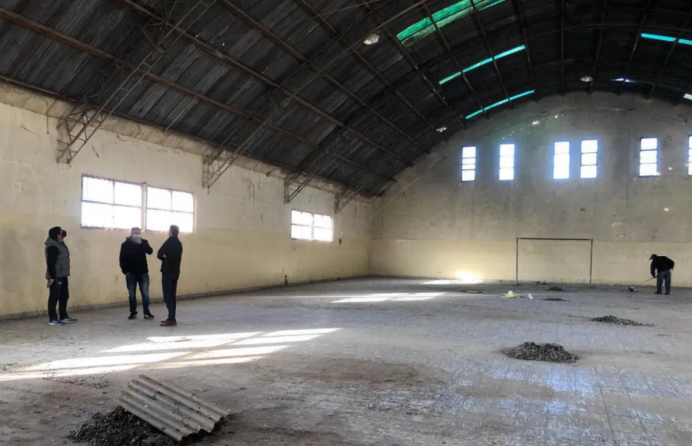 Salón deportivo de El Juncal: se iniciaron las obras de refacción
