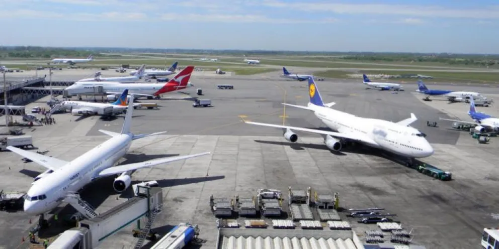 Aerolíneas extranjeras piden a Argentina mayor previsibilidad y eliminar tope de viajeros