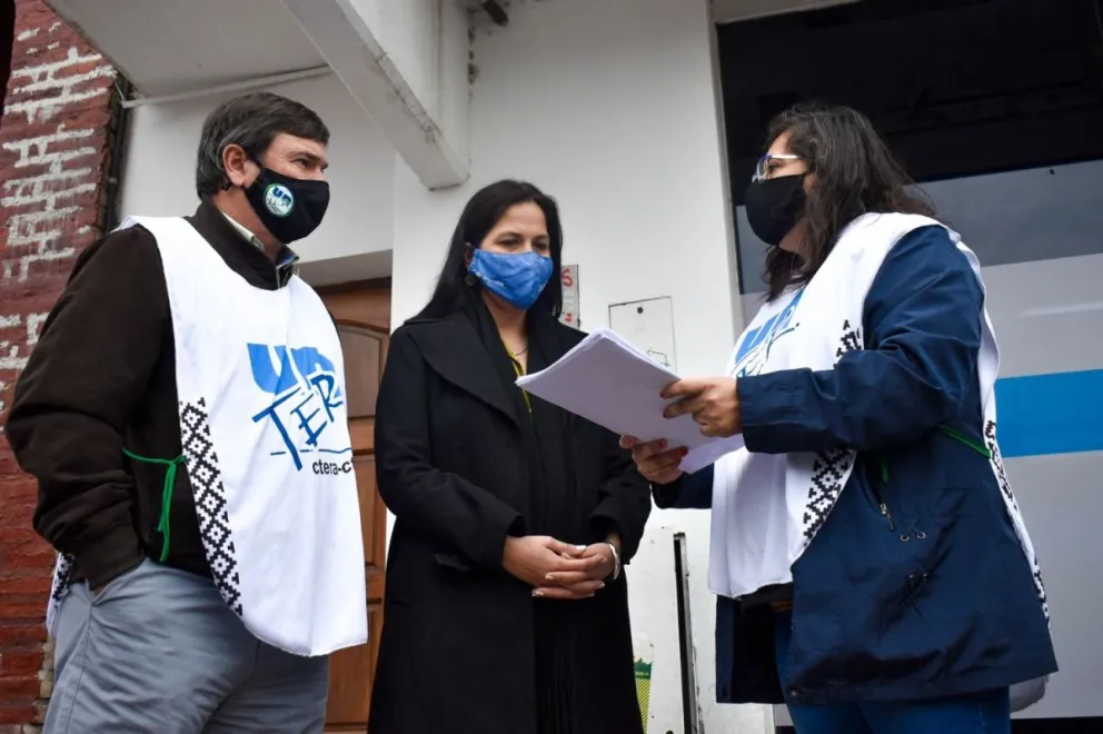 Docentes se movilizaron a la ANSES por las jubilaciones del sector