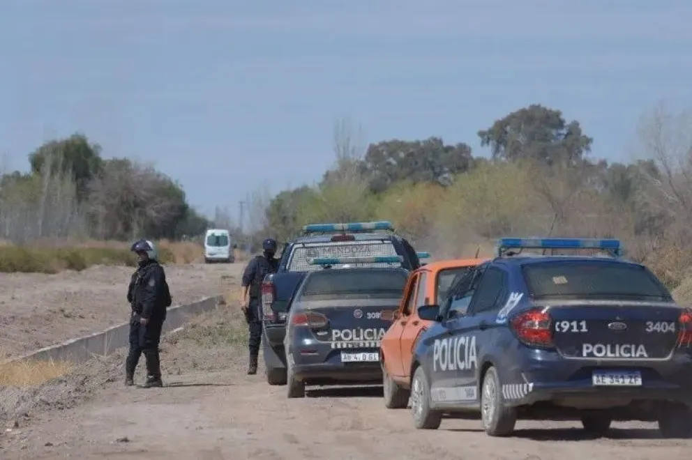 En estado de ebriedad se quedó dormido en las vías y el tren le amputó los pies
