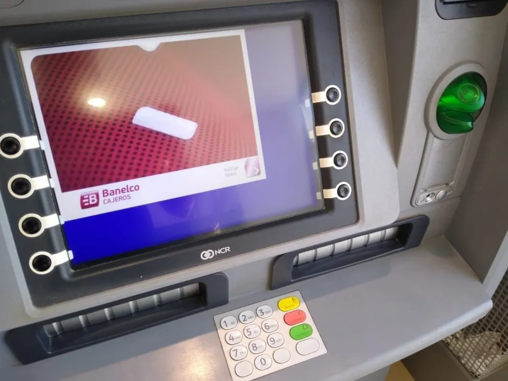 Se olvidó la tarjeta de débito en el cajero y le vaciaron la cuenta