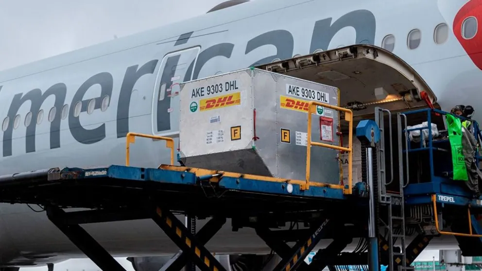 Llegó al país el vuelo con el primer cargamento de vacunas Pfizer