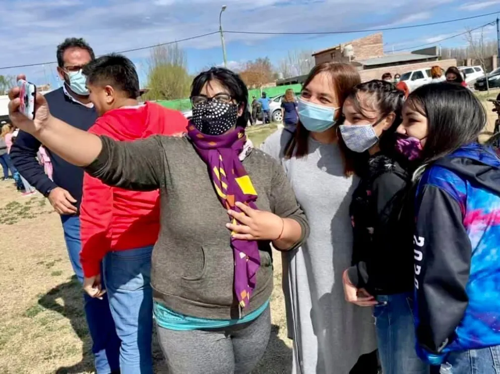 “Estoy convencida que el domingo los rionegrinos van a castigar a los partidos nacionales", dijo Ibero