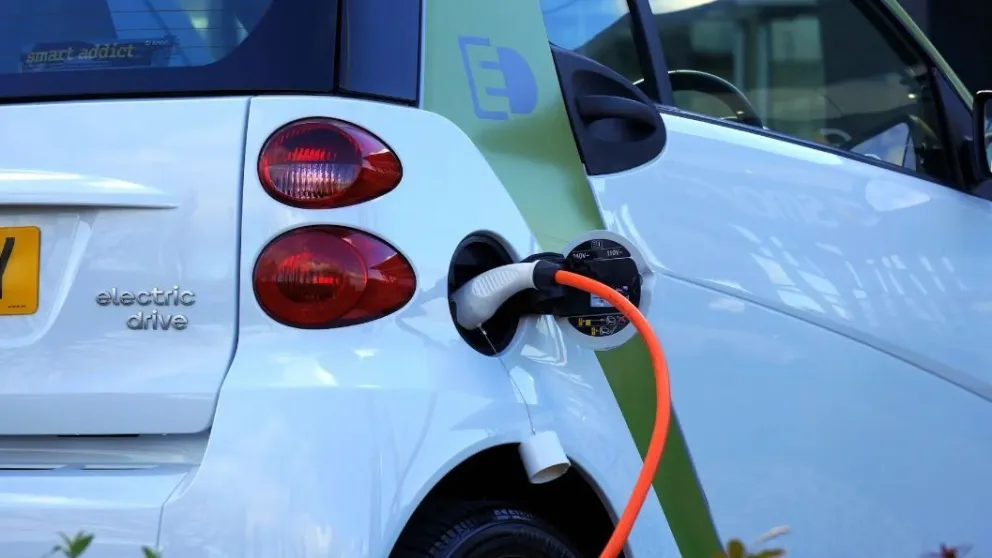 Buscan reinventar sistemas de transporte hacia modelos eléctricos