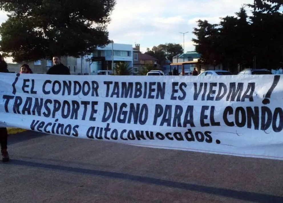 Gastan casi 30000 pesos por semana para que su hija vaya a la escuela
