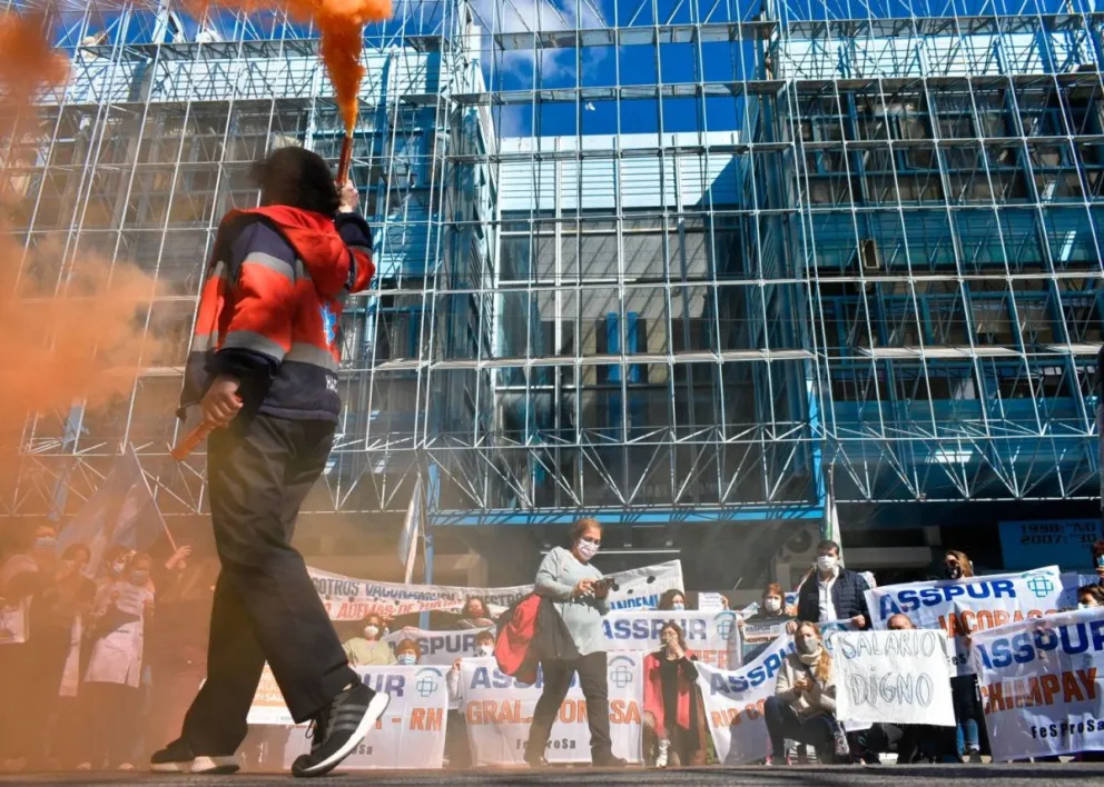 Hospitalarios marcharon a un año de la primera salida a la calle