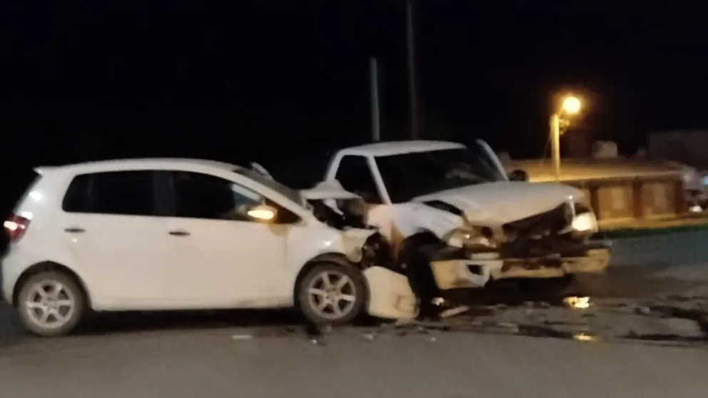 Fuerte golpe y heridos a una cuadra de la Caminera del Puente Ferrocarretero