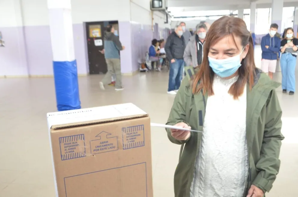 Votó Ibero y fiel a su costumbre, dio consejos sanitarios