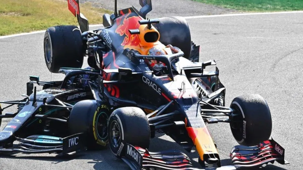 Video: el drámatico accidente que protagonizaron Hamilton y Verstappen en la F1