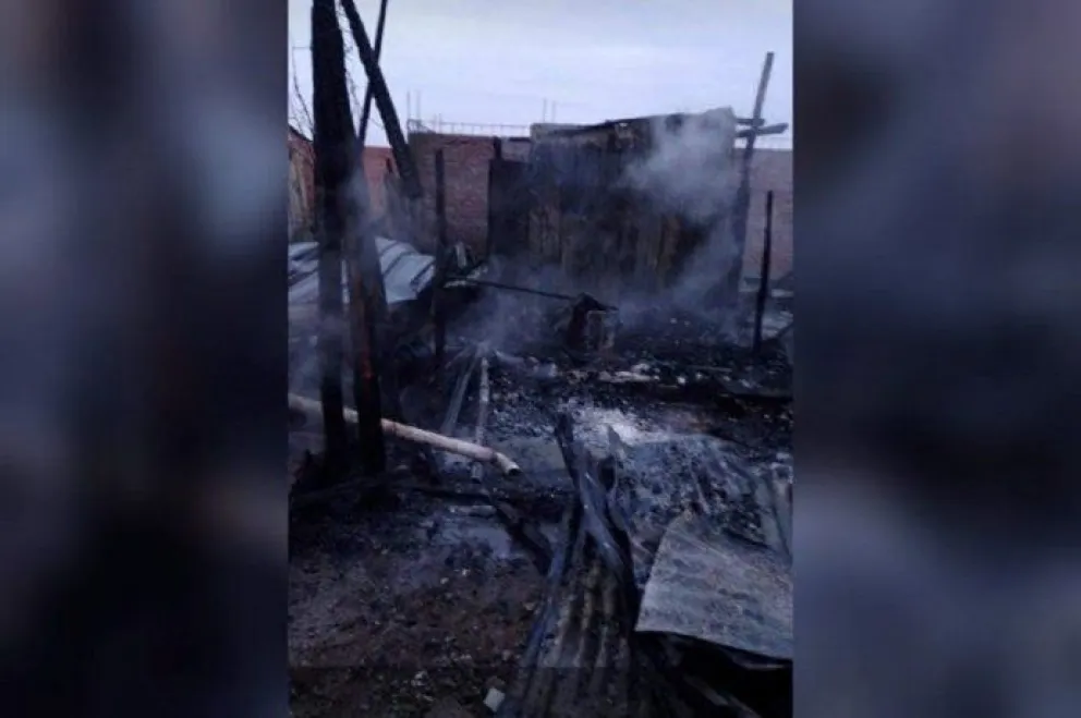 Una mujer salió a un bar con sus amigas y su ex pareja le incendió la casa